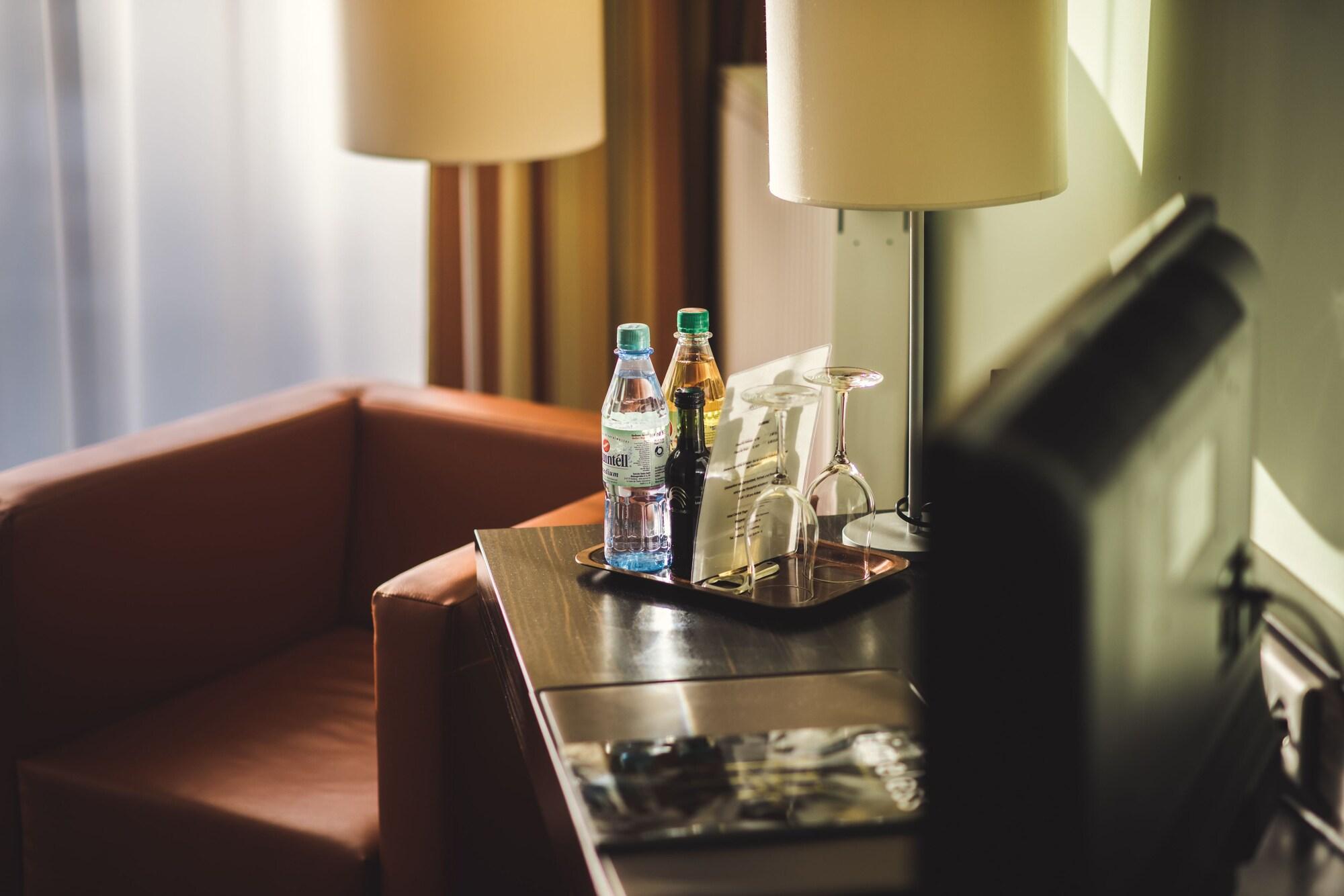 Hotel Central Regensburg Citycentre, Sure Hotel Collection By Best Western Exterior photo