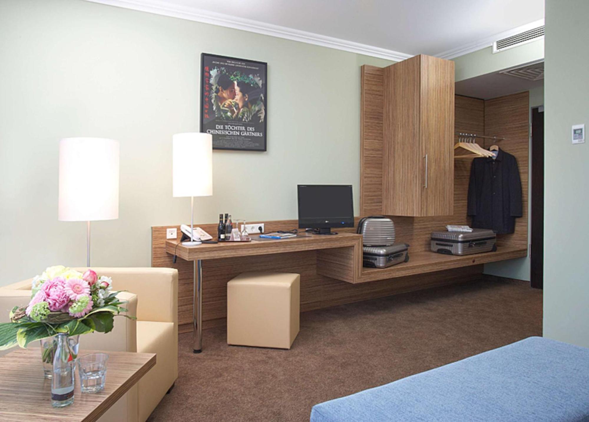 Hotel Central Regensburg Citycentre, Sure Hotel Collection By Best Western Exterior photo