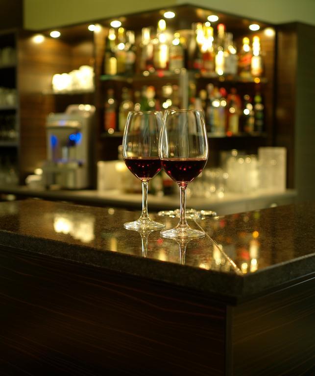 Hotel Central Regensburg Citycentre, Sure Hotel Collection By Best Western Exterior photo